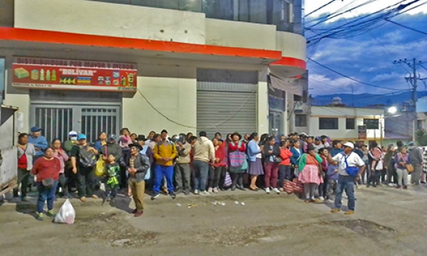 ABANCAY:  PROTESTAN LOS AFECTADOS DEL TELAR DE LOS SUEÑOS
